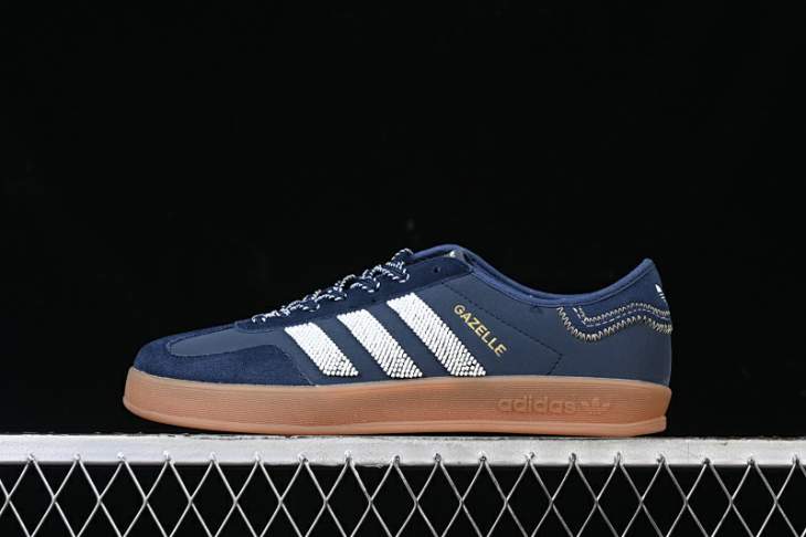 Picture of Adidas Gazelle _SKUfw18244051069325117fw